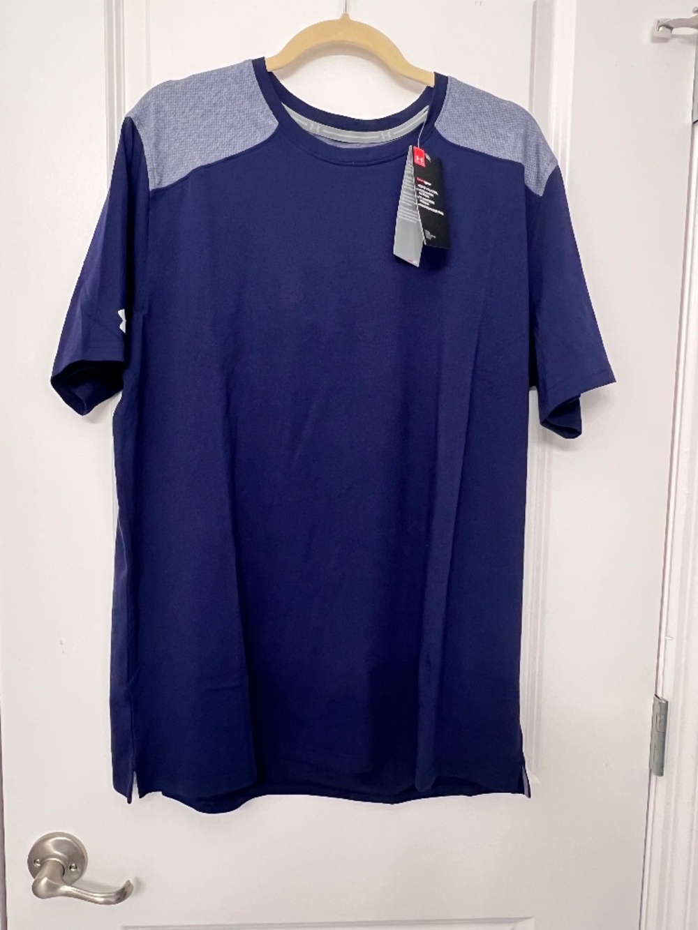 Title: Under Armour HeatGear Loose Fit Performance Tee NWT Men’s XL Blue Gray